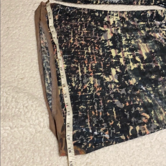 Daytrip Top ?? Size Medium or Large?? - Picture 4 of 6